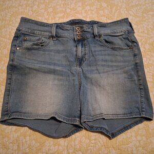Women's Torrid shorts, Light Blue, Size 16